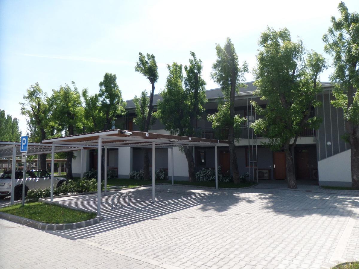 Silver Delux Apartman Balatonfured Bagian luar foto